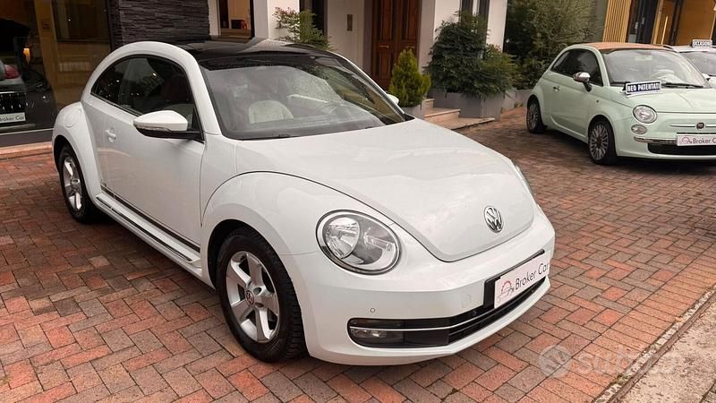 Usata VW Beetle Cabriolet Design 110 CV (80 kW) 2015 Bianco Cabrio