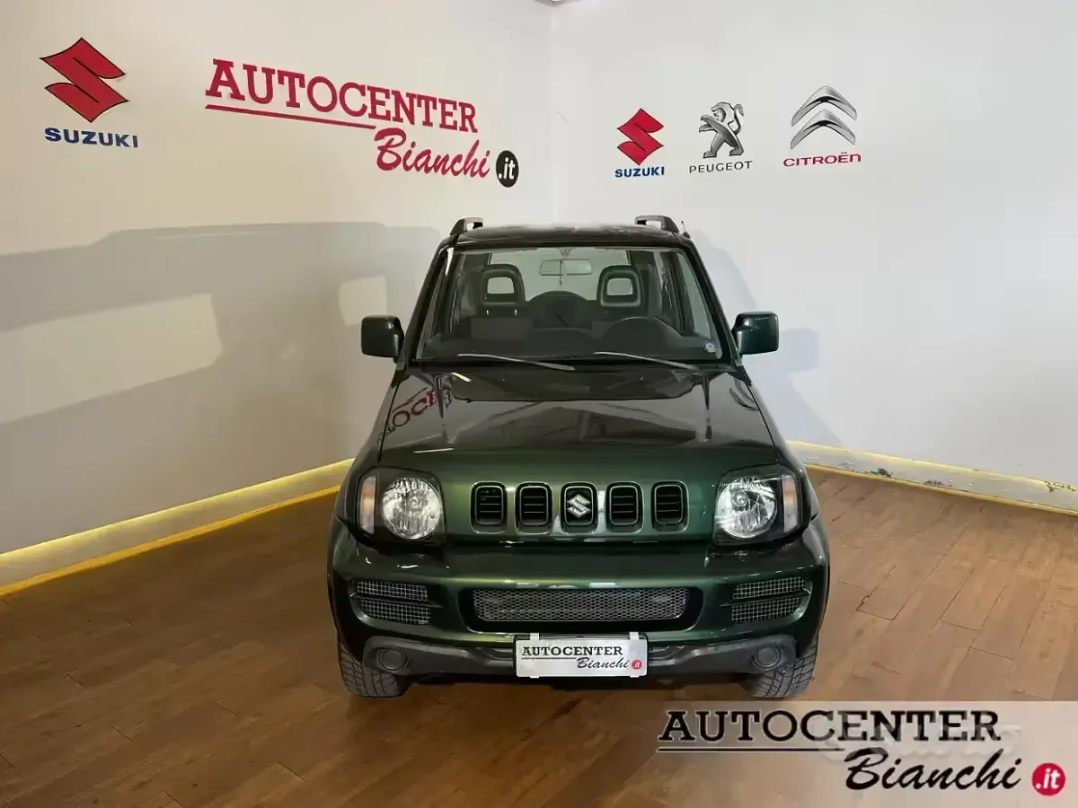 Usata Suzuki Jimny 86 CV (63 kW) 2010 Verde SUV