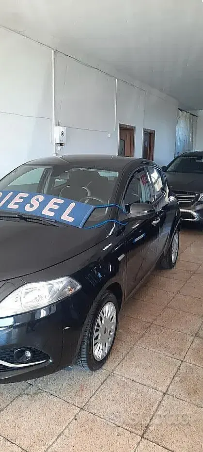 Usata Lancia Ypsilon S 95 CV (69 kW) 2017 Nero Utilitaria