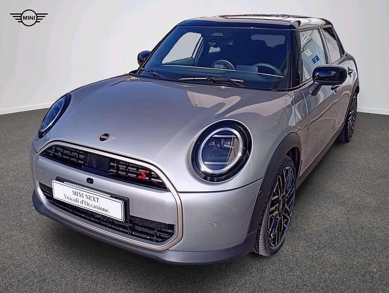 Usata Mini Cooper Favoured 204 CV (150 kW) 2024 Grigio Utilitaria