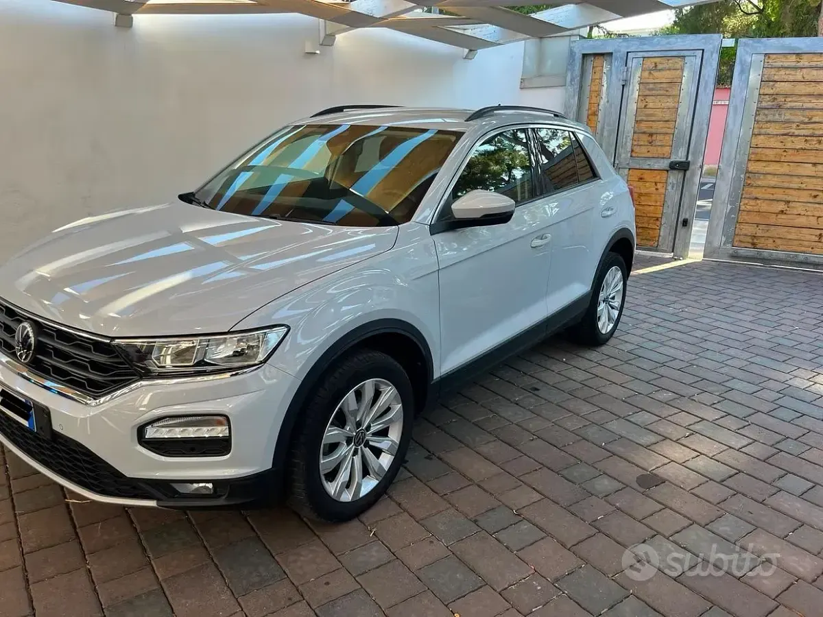 Usata VW T-Roc Sport 150 CV (110 kW) 2021 Grigio ghiaccio SUV