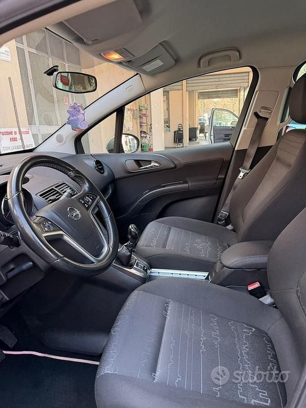 Usata Opel Meriva Design Edition 95 CV (69 kW) 2011 Grigio Monovolume