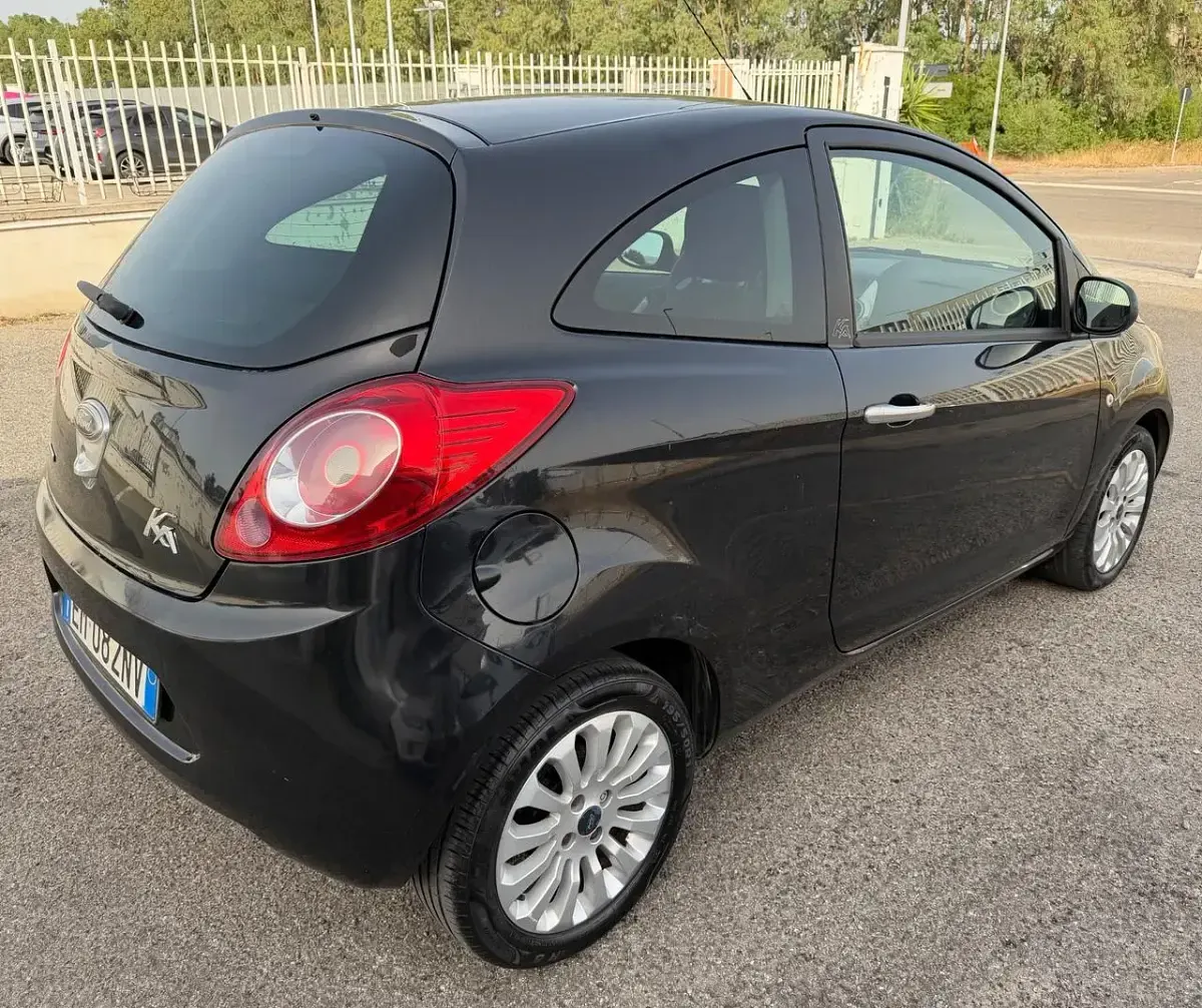 Usata Ford Ka Titanium 75 CV (55 kW) 2012 Nero Utilitaria