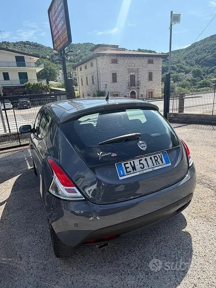 Usata Lancia Ypsilon S 95 CV (69 kW) 2014 Grigio Utilitaria