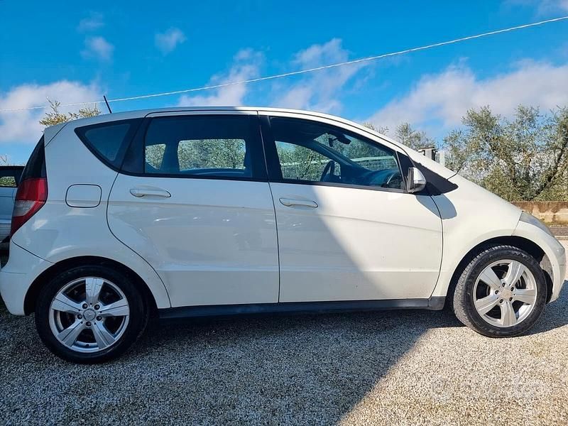 Usata Mercedes A160 Avantgarde 95 CV (69 kW) 2011 Bianco Berlina