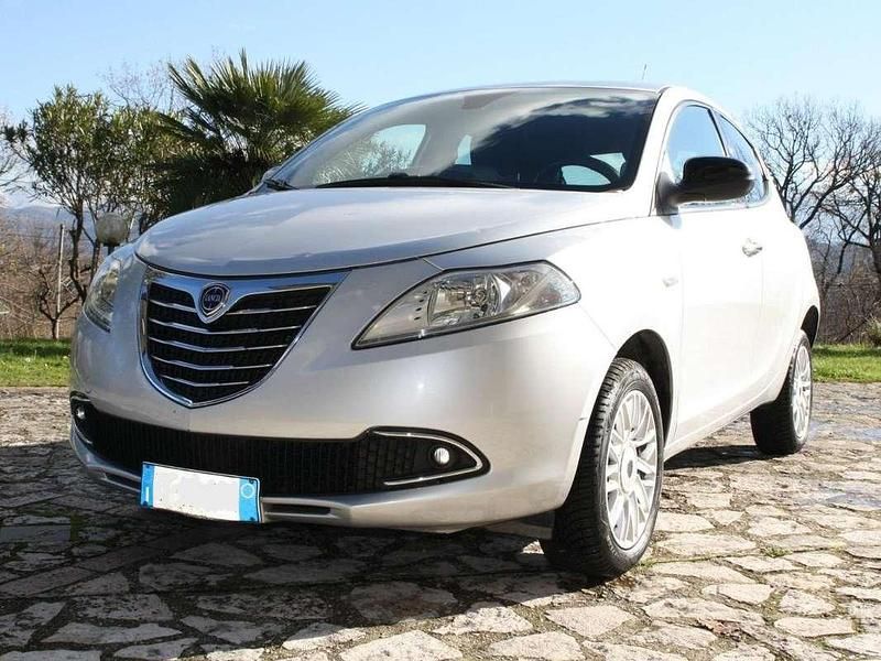 Grigio Usata 2013 Lancia Ypsilon Gold Due volumi | 3500 € (Super prezzo) - Immagine 1/4