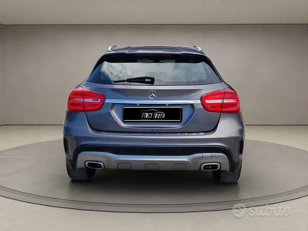 Usata Mercedes GLA220 177 CV (130 kW) 2016 Grigio SUV