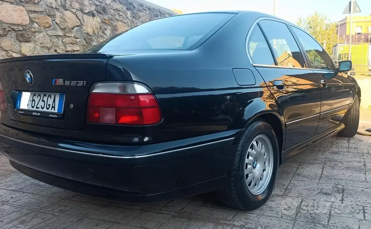Usata BMW 523 170 CV (125 kW) 1997 Nero Berlina