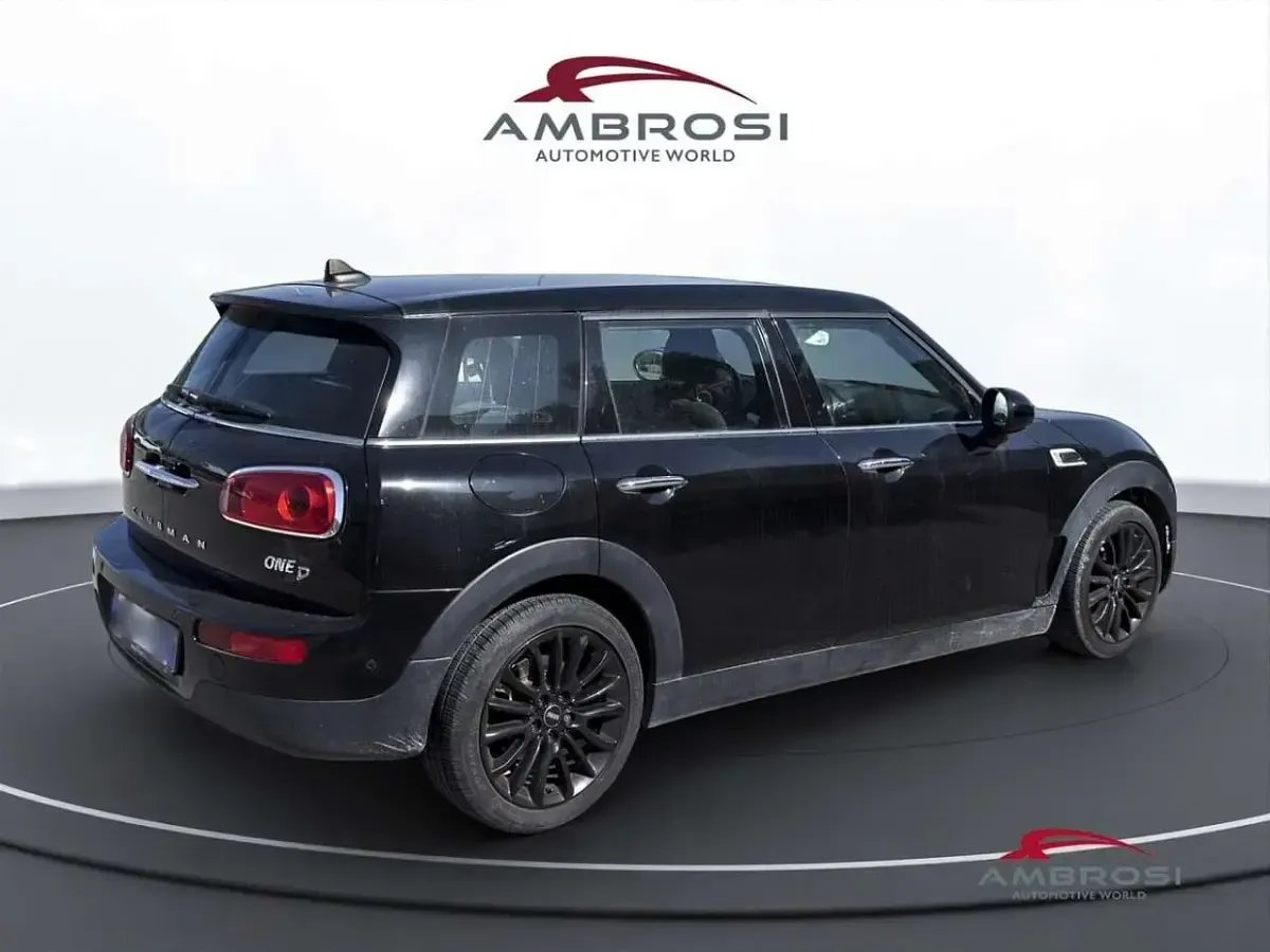 Usata Mini Clubvan 116 CV (85 kW) 2019 Nero Station wagon