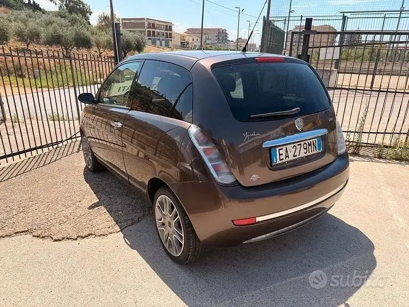 Usata Lancia Ypsilon 75 CV (55 kW) 2009 Marrone Utilitaria