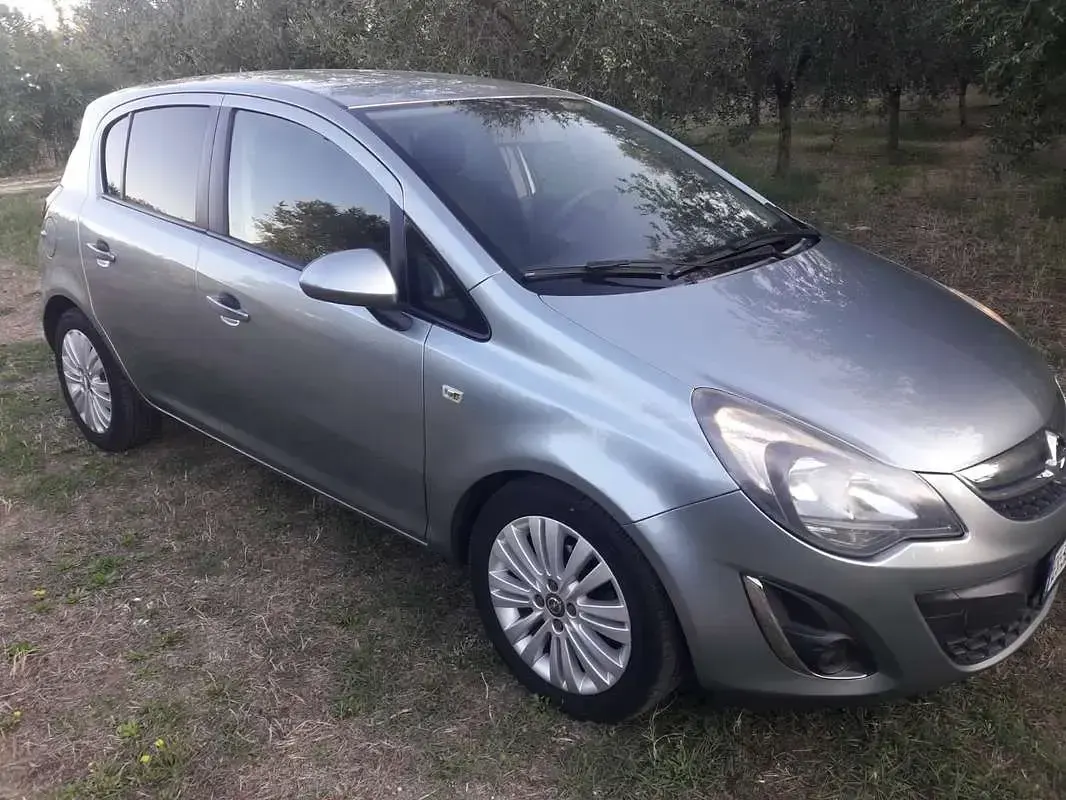 Usata Opel Corsa Edition 86 CV (63 kW) 2014 Utilitaria