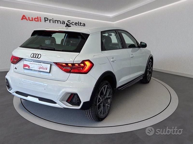 Usata Audi A1 Admired 95 CV (69 kW) 2023 Bianco ghiaccio metallizzato SUV