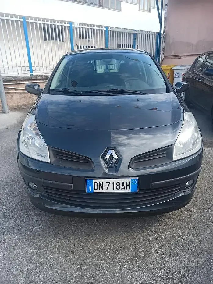 Usata Renault Clio II Dynamique 75 CV (55 kW) 2008 Grigio Berlina