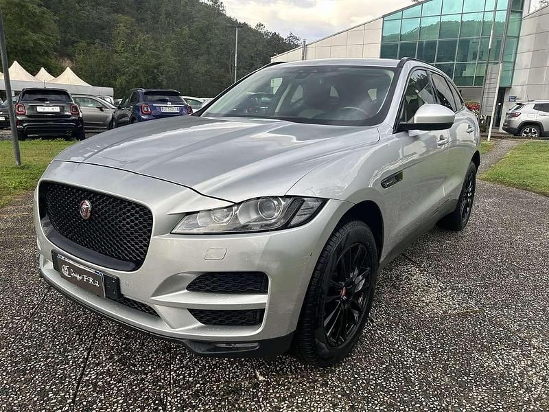 Usata Jaguar F-Pace Portfolio 180 CV (132 kW) 2017 Argento SUV