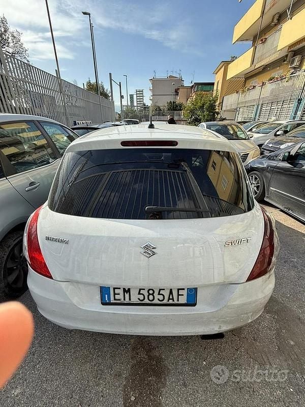 Brugt Suzuki Swift 75 HK (55 kW) 2010 Hvid Sedan