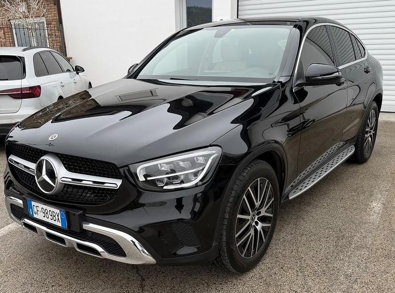 Usata Mercedes GLC200 197 CV (144 kW) 2021 Nero SUV