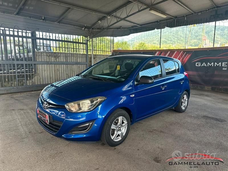 Usata Hyundai i20 Classic 84 CV (61 kW) 2014 Blu Utilitaria