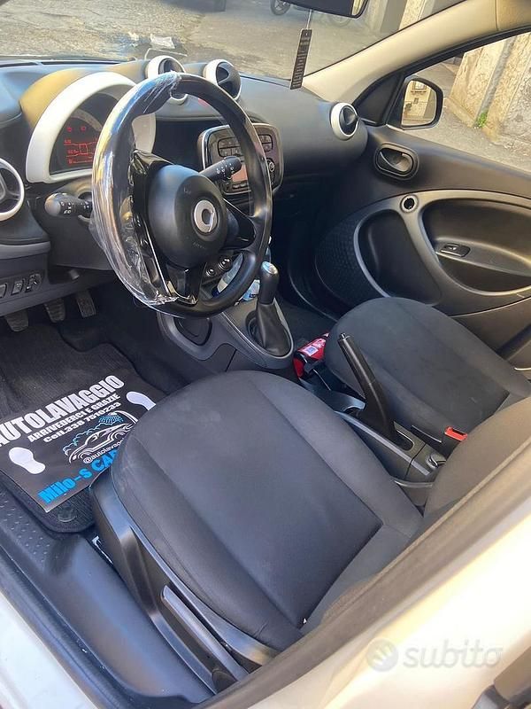 Usado Smart ForFour 61 CV (44 kW) 2016 Azul Utilitario