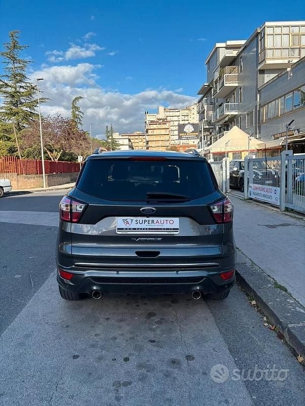 Usata Ford Kuga Vignale 150 CV (110 kW) 2017 Grigio SUV
