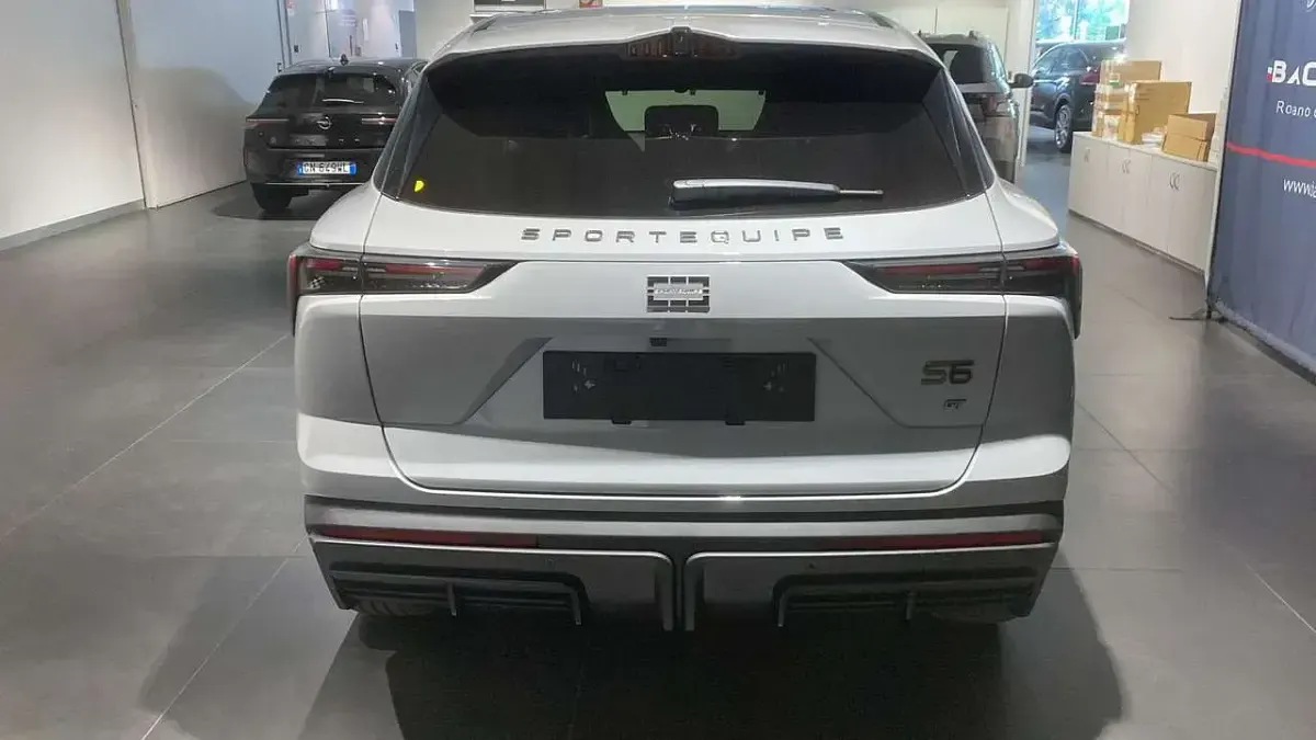 Nuova Sportequipe S6 186 CV (136 kW) 2026 Grigio SUV