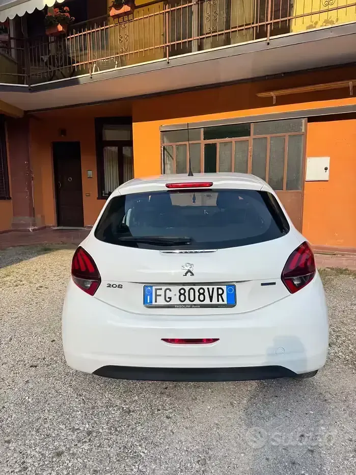 Usata Peugeot 208 82 CV (60 kW) 2017 Bianco Utilitaria