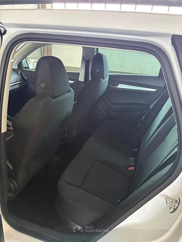 Usata Skoda Karoq Executive 116 CV (85 kW) 2023 Bianco SUV