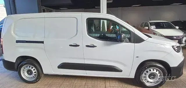 Uusi Fiat Doblò 101 HP (74 kW) 2026 Valkoinen Tila-auto
