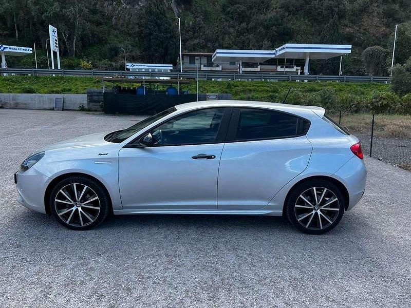 Usata Alfa Romeo Giulietta Sprint 120 CV (88 kW) 2020 Argento Utilitaria