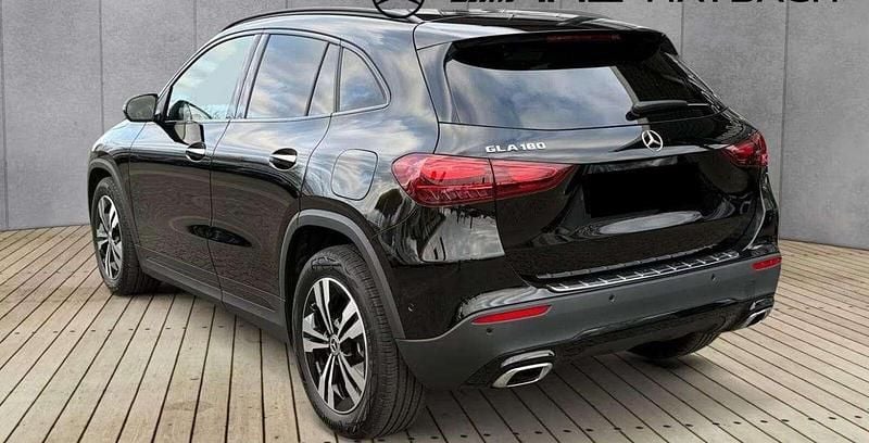 Usado Mercedes GLA180 Progressive 136 CV (100 kW) 2025 Negro SUV
