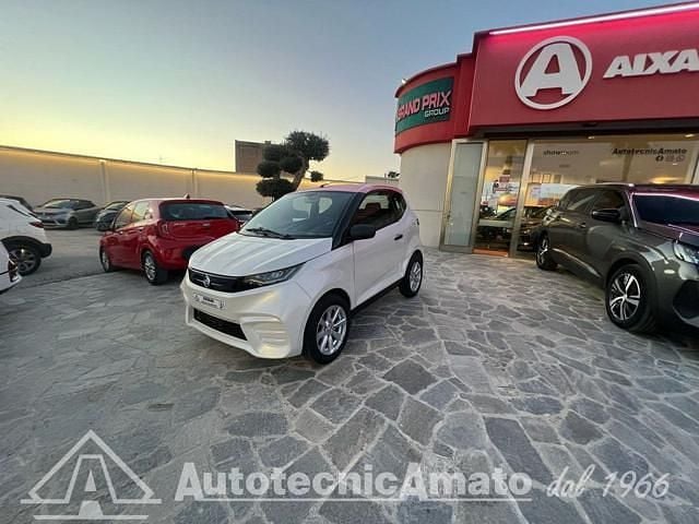 Nuova Aixam AMBITION Pack 2025 Bianco Utilitaria