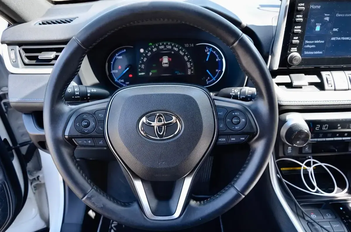 Usata Toyota RAV4 Hybrid Style 178 CV (130 kW) 2019 Bianco SUV