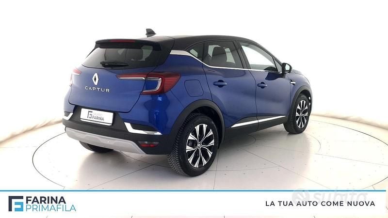 Usata Renault Captur Techno 91 CV (66 kW) 2024 Blu tetto nero SUV