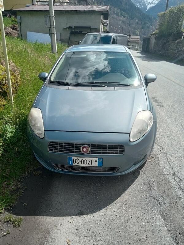 Usata Fiat Grande Punto 75 CV (55 kW) 2008 Blu Utilitaria