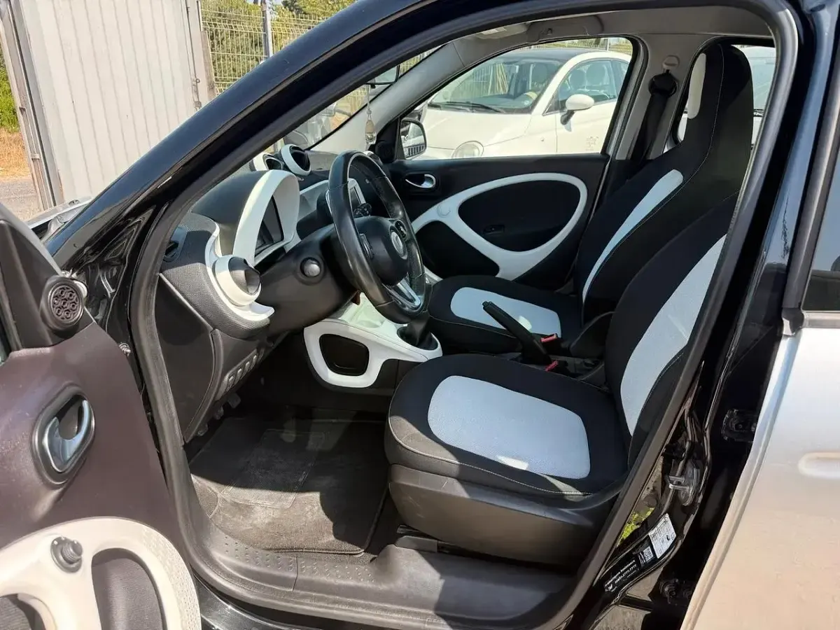 Usata Smart ForFour Passion 71 CV (52 kW) 2015 Argento Utilitaria
