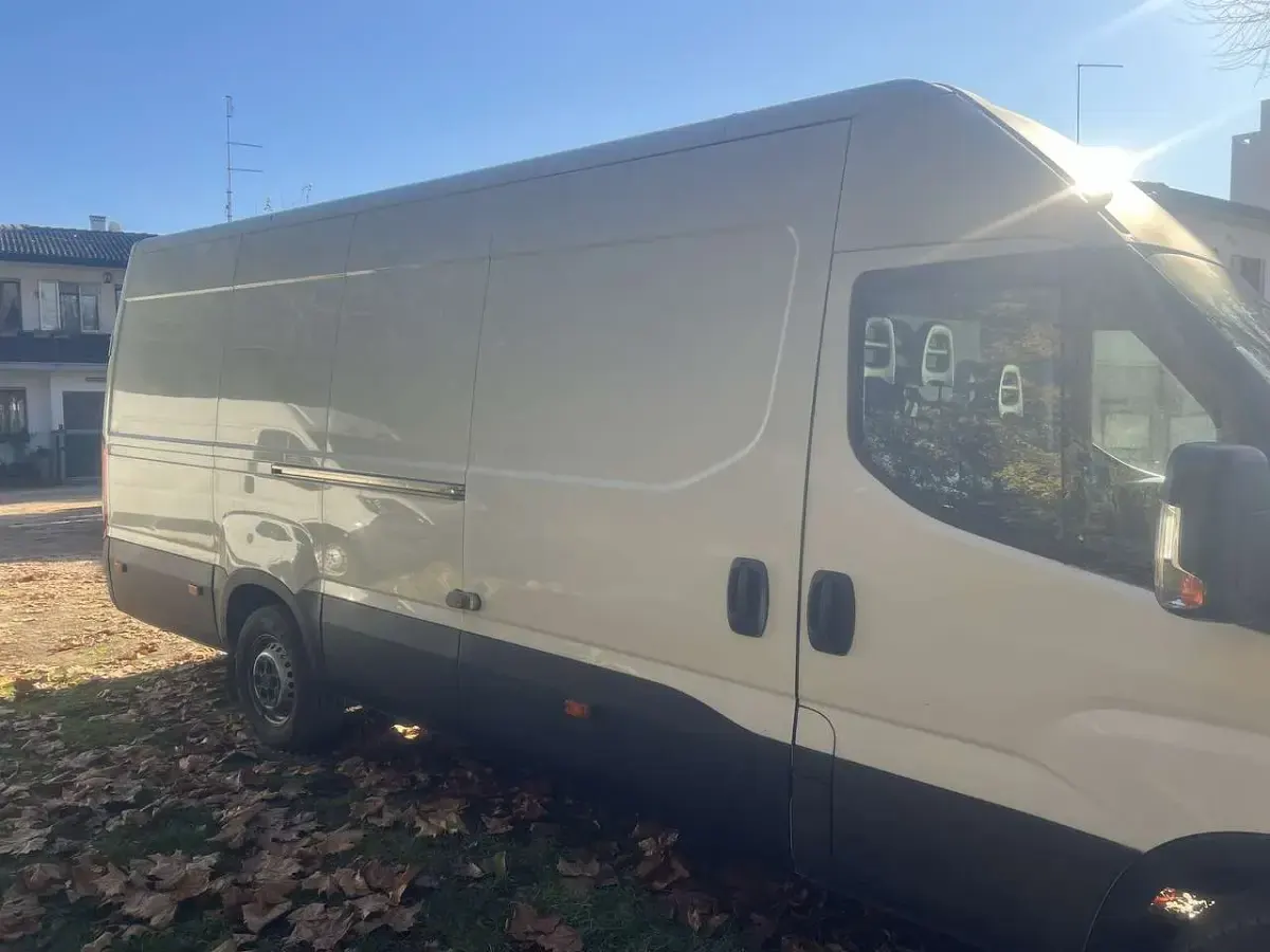 Usata Iveco Daily 136 CV (100 kW) 2018 Other Furgone