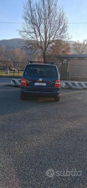 Usata 2004 VW Touran Monovolume | 1500 € (Buon prezzo) - Immagine 1/4