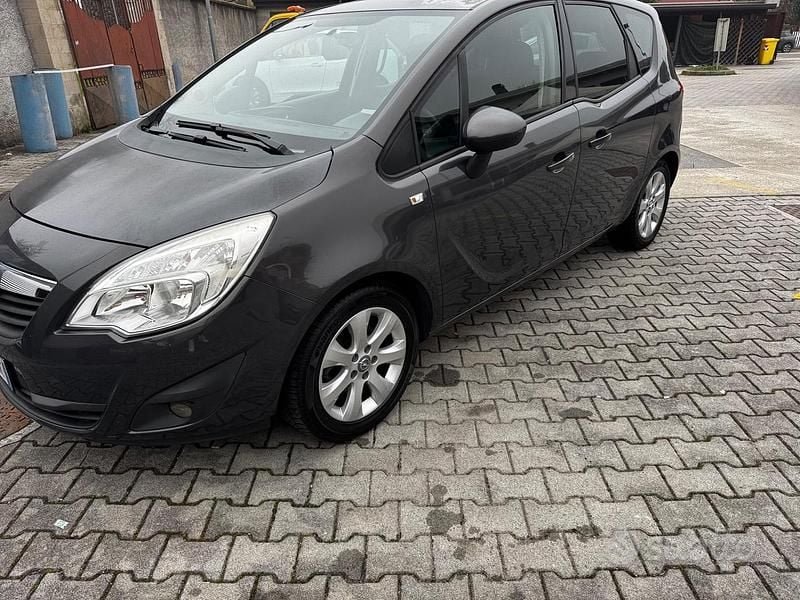 Usata Opel Meriva Cosmo 120 CV (88 kW) 2013 Grigio Monovolume