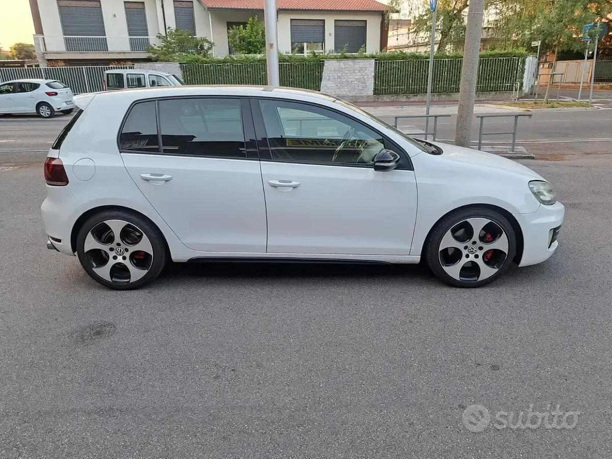 Usata VW Golf VI GTI 210 CV (154 kW) 2009 Bianco Berlina