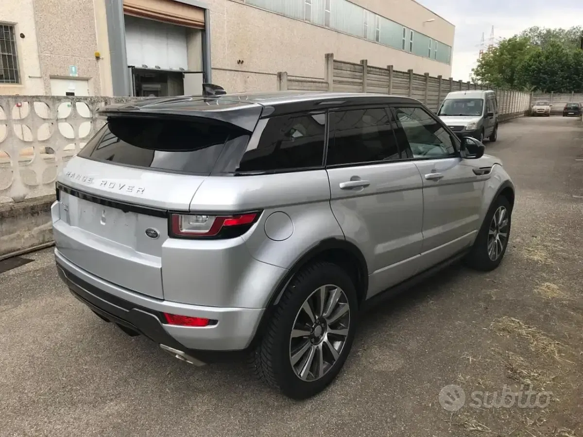 Usata Land Rover Range Rover evoque 150 CV (110 kW) 2017 Argento SUV