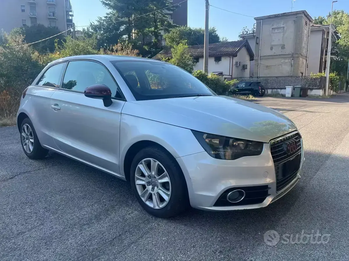 Usata Audi A1 Attraction 86 CV (63 kW) 2011 Grigio Utilitaria