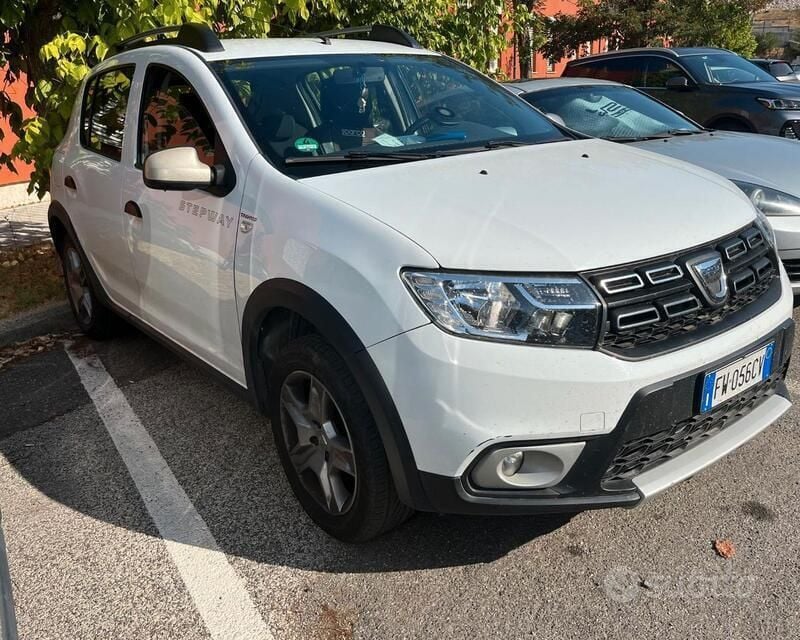 Bianco Usata 2019 Dacia Sandero Comfort Due volumi | 8750 € (Buon prezzo) - Immagine 1/4