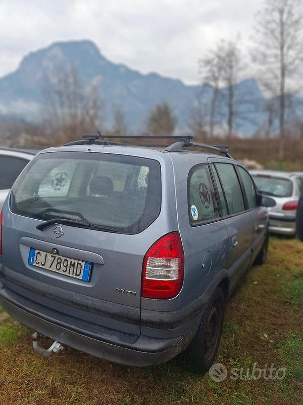 Usata 2004 Opel Zafira Monovolume | 600 € (Super prezzo) - Immagine 1/4