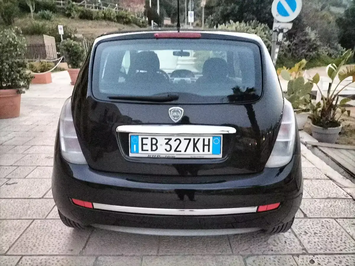 Usata Lancia Ypsilon 77 CV (56 kW) 2010 Utilitaria