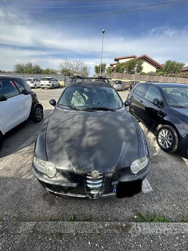 Usata Alfa Romeo 147 Distinctive 140 CV (102 kW) 2003 Nero Utilitaria