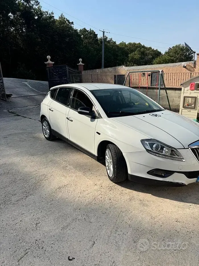 Usata Lancia Delta 120 CV (88 kW) 2009 Bianco Utilitaria