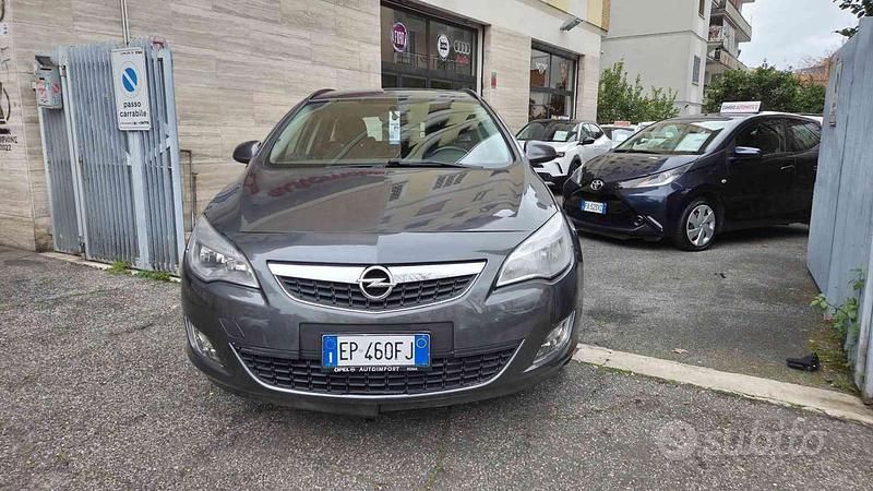 Usata Opel Astra 110 CV (80 kW) 2012 Grigio Station wagon