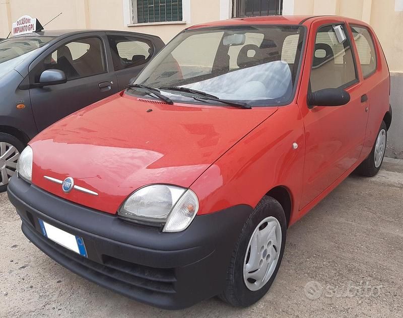 Usata Fiat 600 54 CV (39 kW) 2007 Rosso Berlina