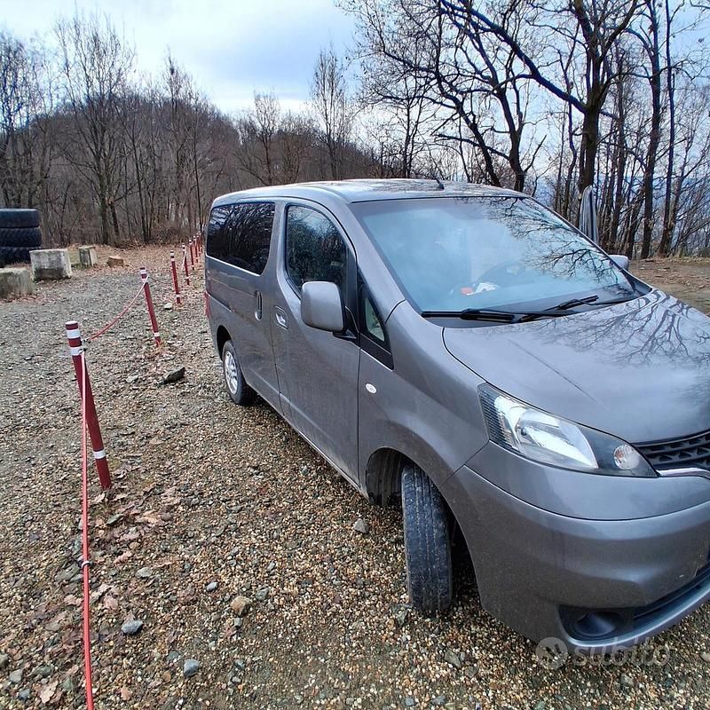 Usata Nissan Evalia 110 CV (80 kW) 2012 Grigio Monovolume