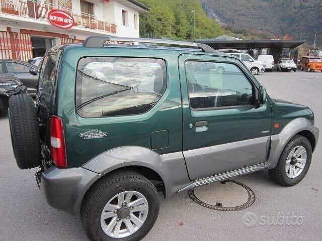 Usata Suzuki Jimny 85 CV (62 kW) 2006 Verde SUV