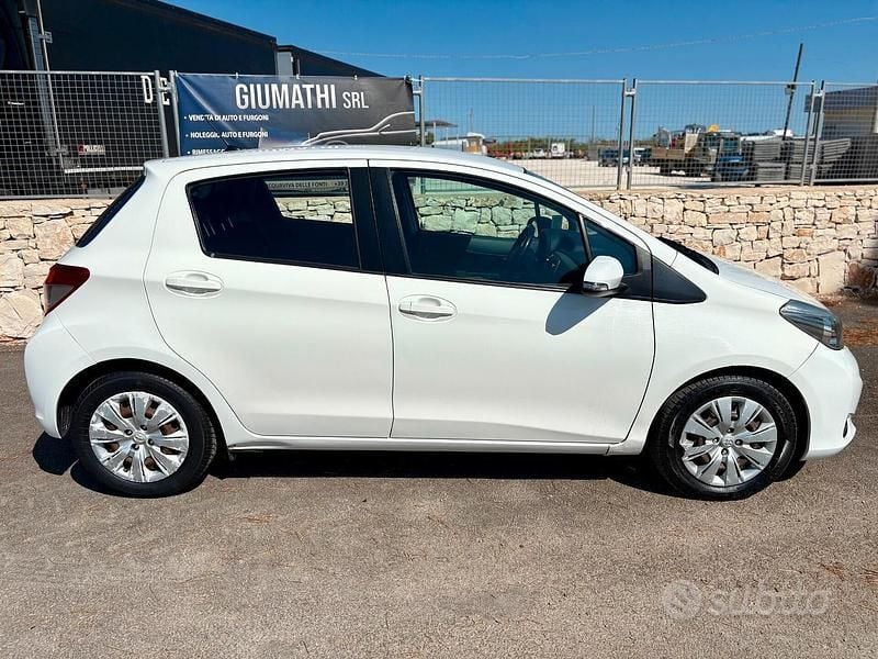 Gebraucht Toyota Yaris Lounge 90 PS (66 kW) 2011 Weiß Limousine